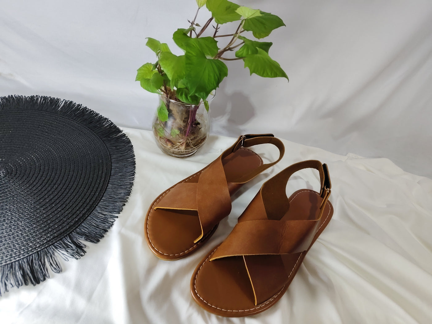 Flair - Flache Sandalen im Retro-Stil