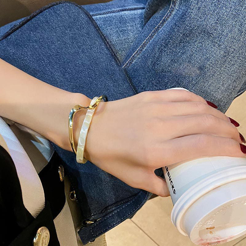 Flair - Weißer Muschelteller Armband