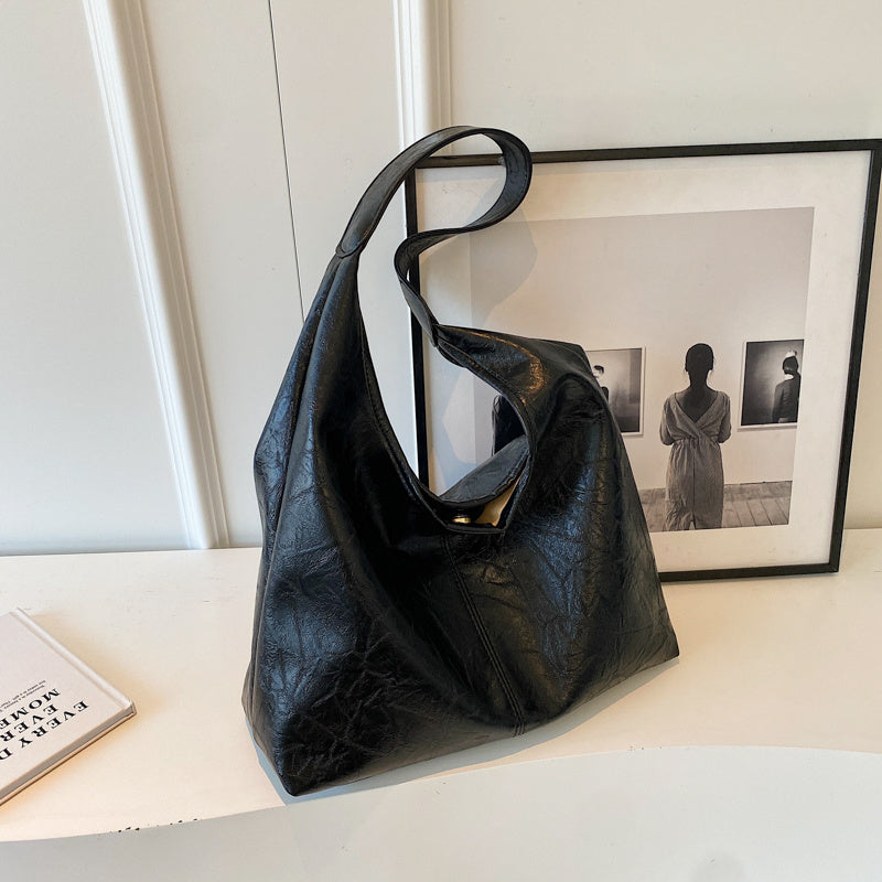 Flair - Lässige Schultertasche aus weichem Leder