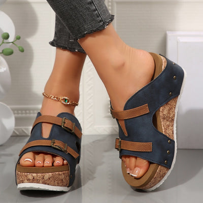 Flair - Sommer-Sandalen mit Keilabsatz und Schnalle