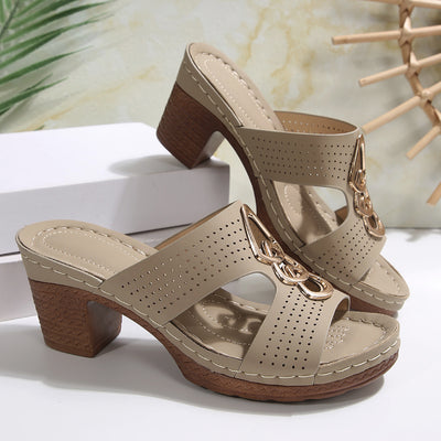 Flair - Slipper mit Keilabsatz und klobiger Ferse