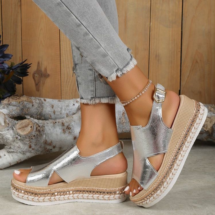 Flair - Glänzende Sommersandalen