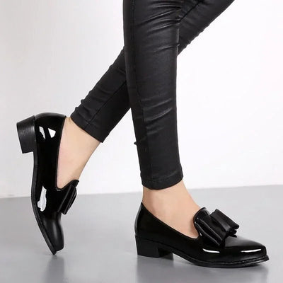 Flair - Versailles Lackleder-Ballerinas mit Schleife