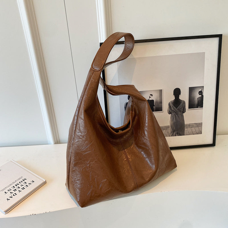 Flair - Lässige Schultertasche aus weichem Leder