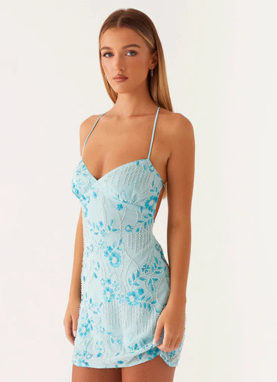 Flair - Besticktes rückenfreies Sling-Kleid