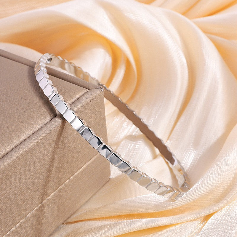 Flair - Armband in Wabenform