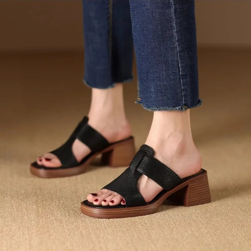 Flair - Handgefertigte Riemchen-Sandalen