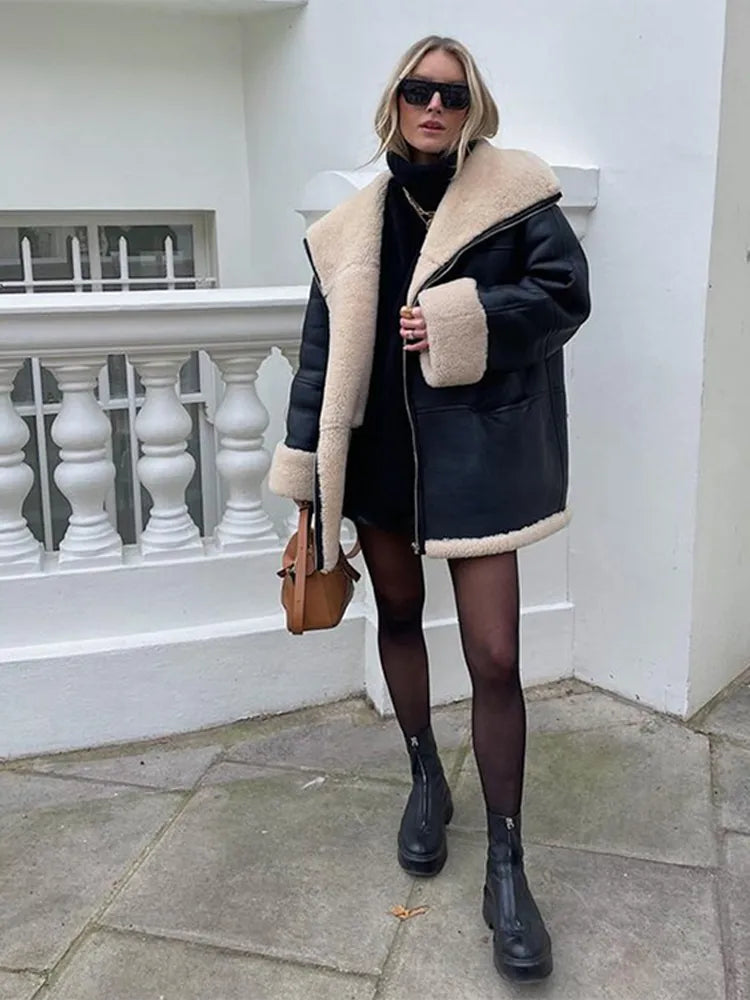 Flair - Übergroße Jacke aus Shearling