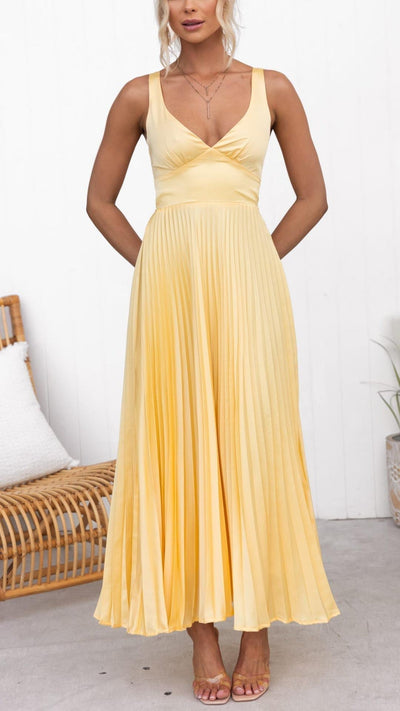 Flair - Elegantes Plisseekleid in Sonnengelb