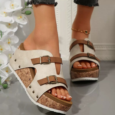 Flair - Sommer-Sandalen mit Keilabsatz und Schnalle