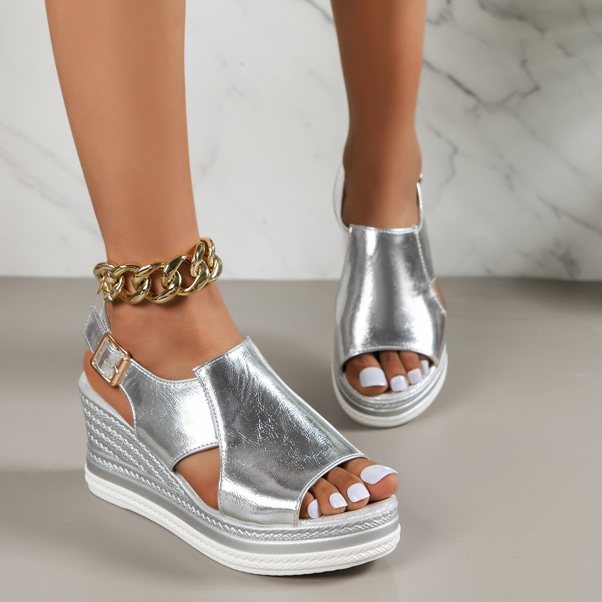 Flair - Flache Strand-Sandalen mit dicker Sohle