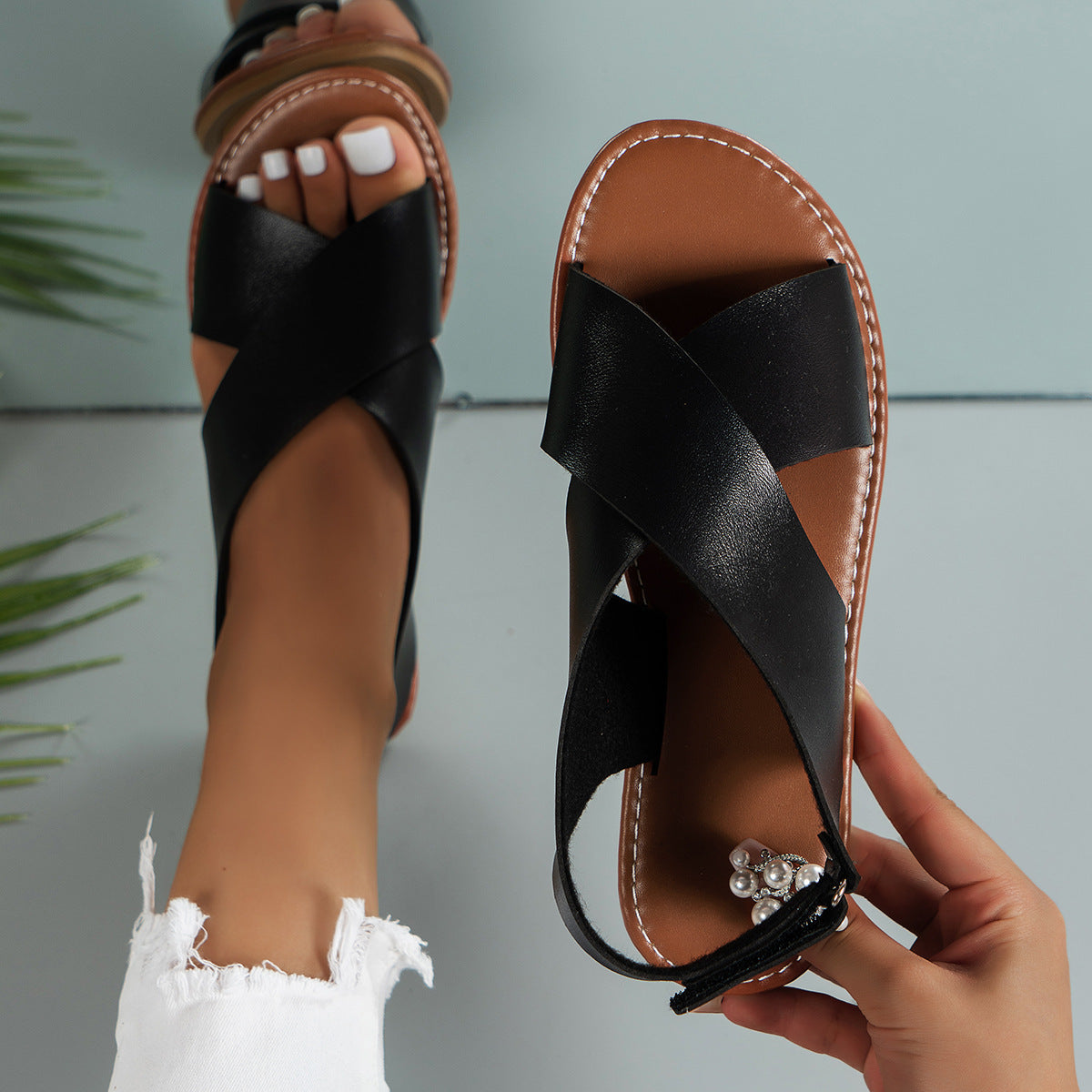 Flair - Flache Sandalen im Retro-Stil