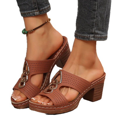 Flair - Slipper mit Keilabsatz und klobiger Ferse